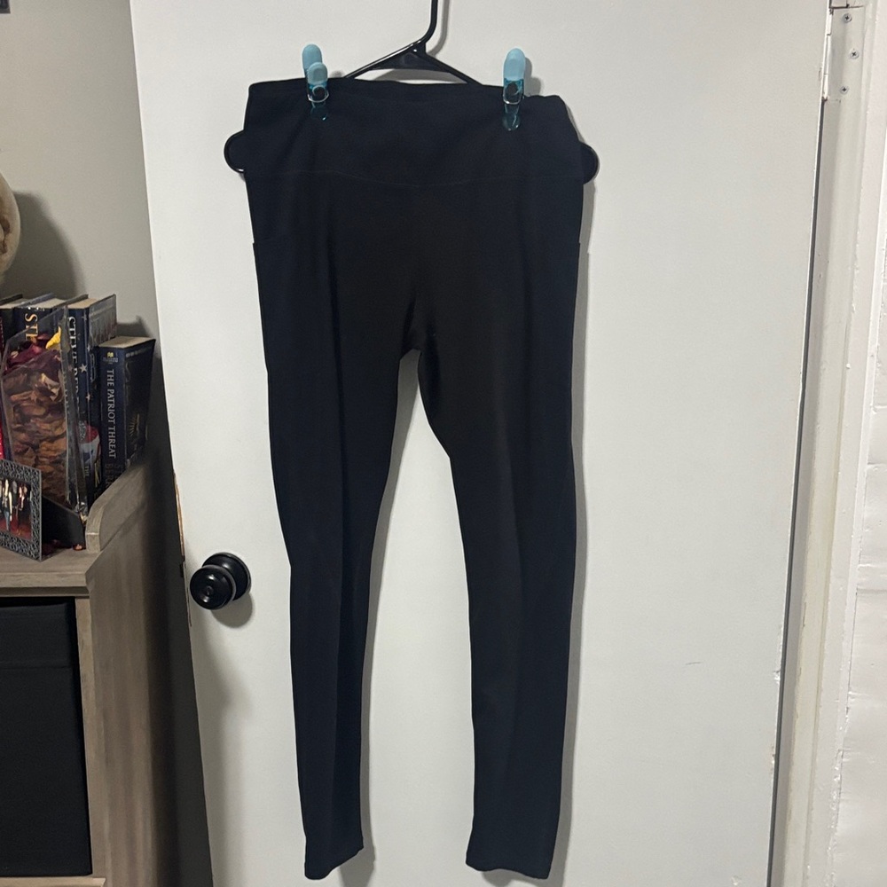 Earth Yoga Black Leggings